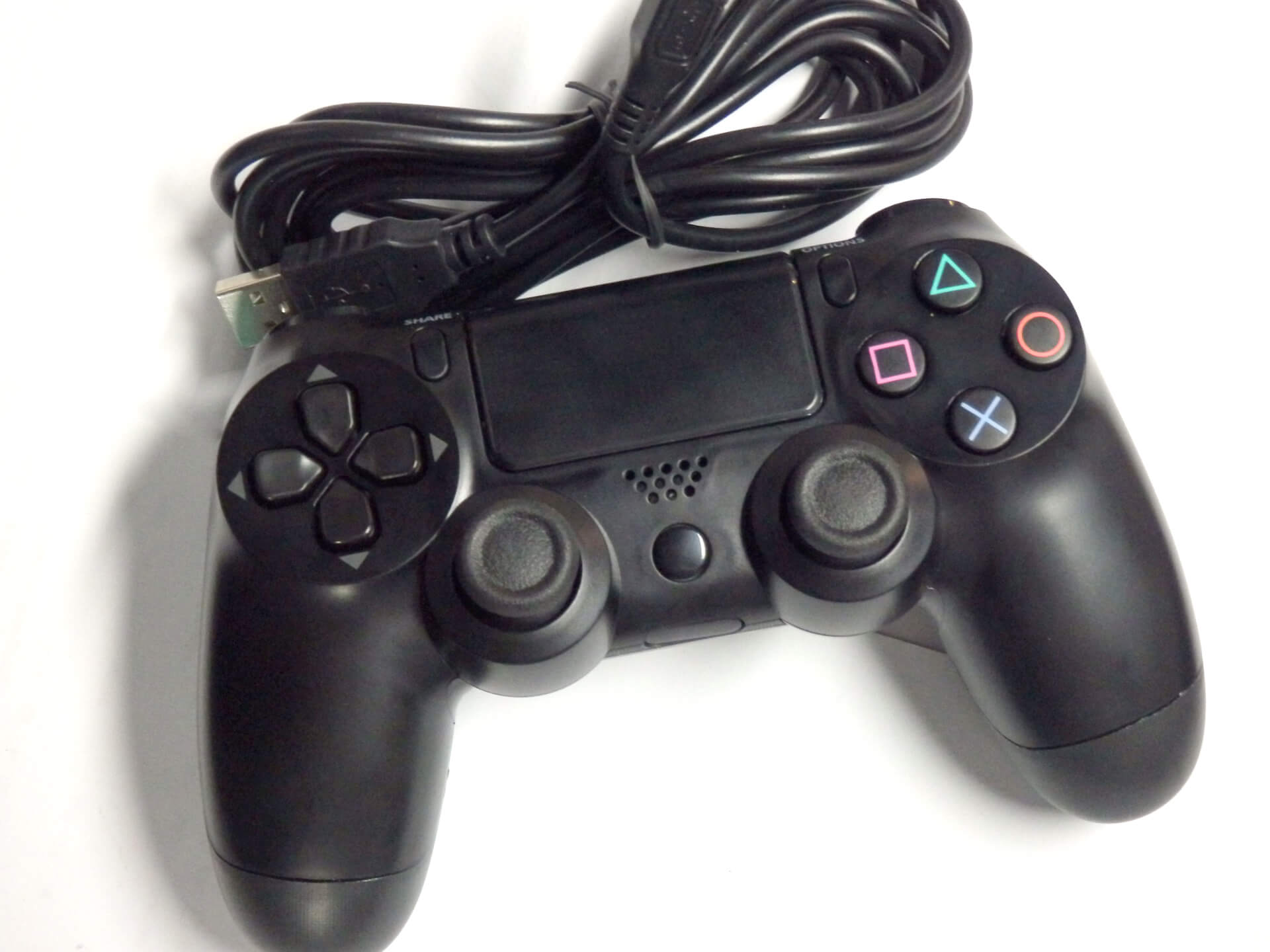 Votre manette PS4 ne charge plus : voici les solutions